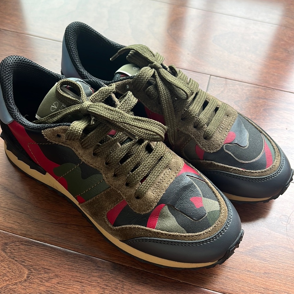 LIKE NEW Rockstud Camo Sneaker